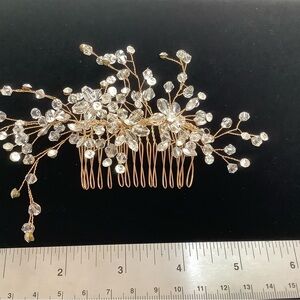 Elegant Gold and Crystal Hair Comb